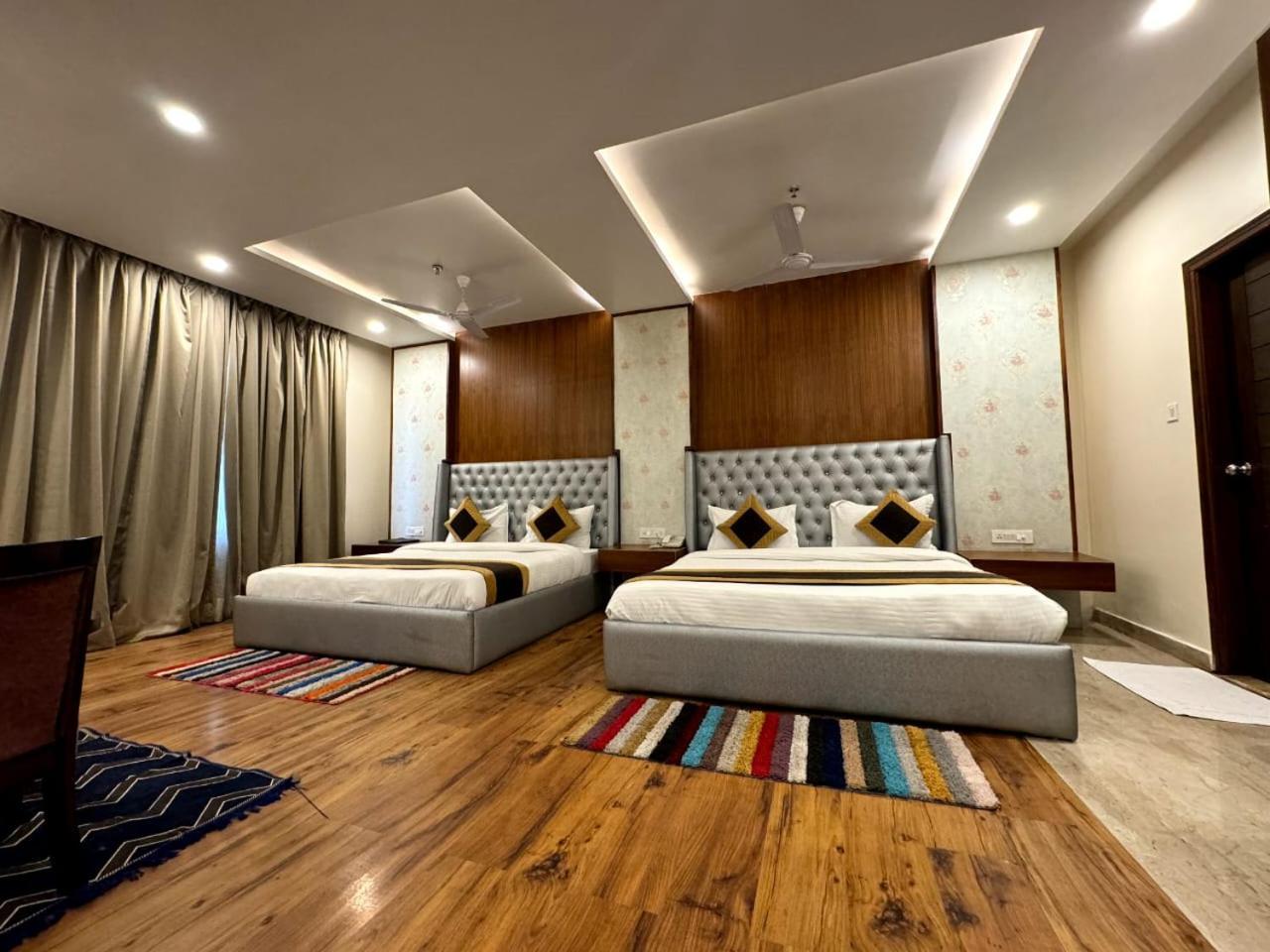 Hotel River Rhythm Assi Ghat Varanasi Esterno foto