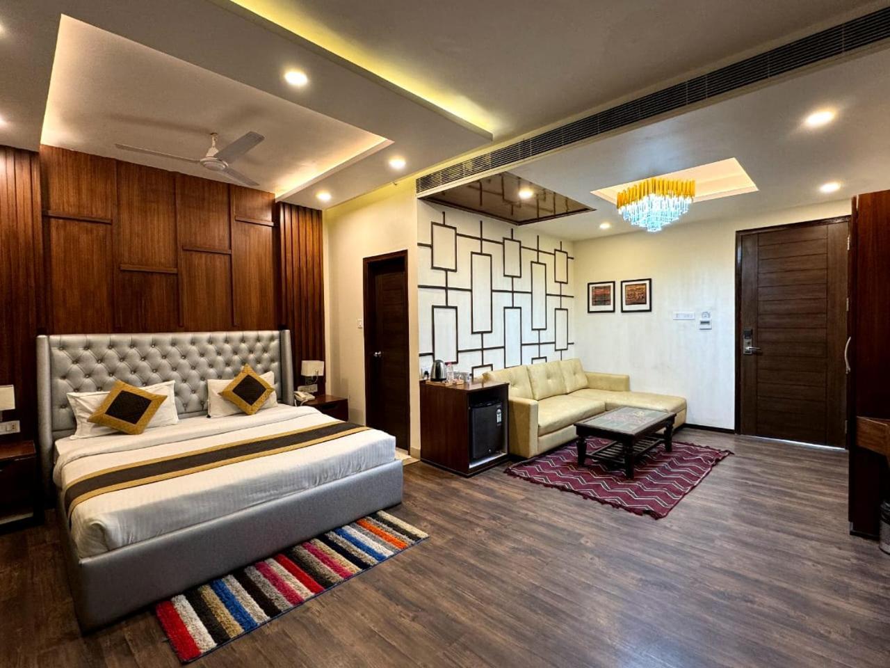Hotel River Rhythm Assi Ghat Varanasi Esterno foto