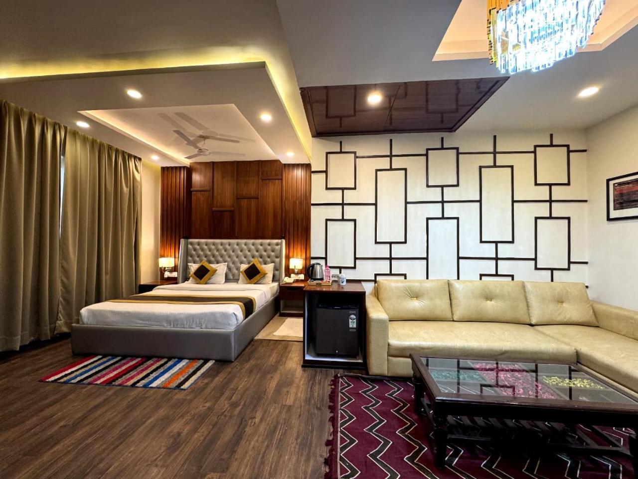 Hotel River Rhythm Assi Ghat Varanasi Esterno foto