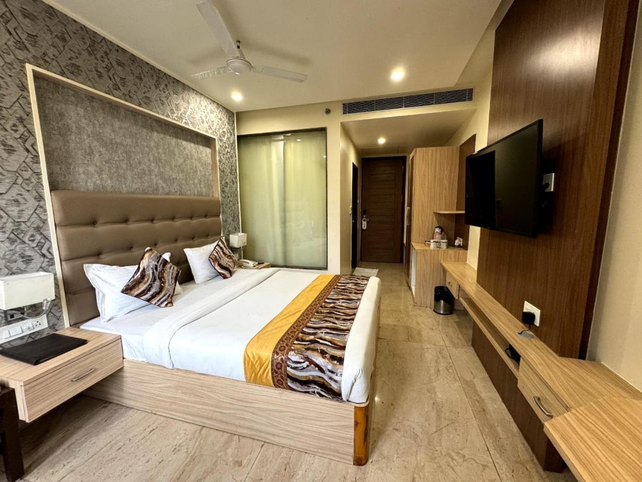 Hotel River Rhythm Assi Ghat Varanasi Esterno foto