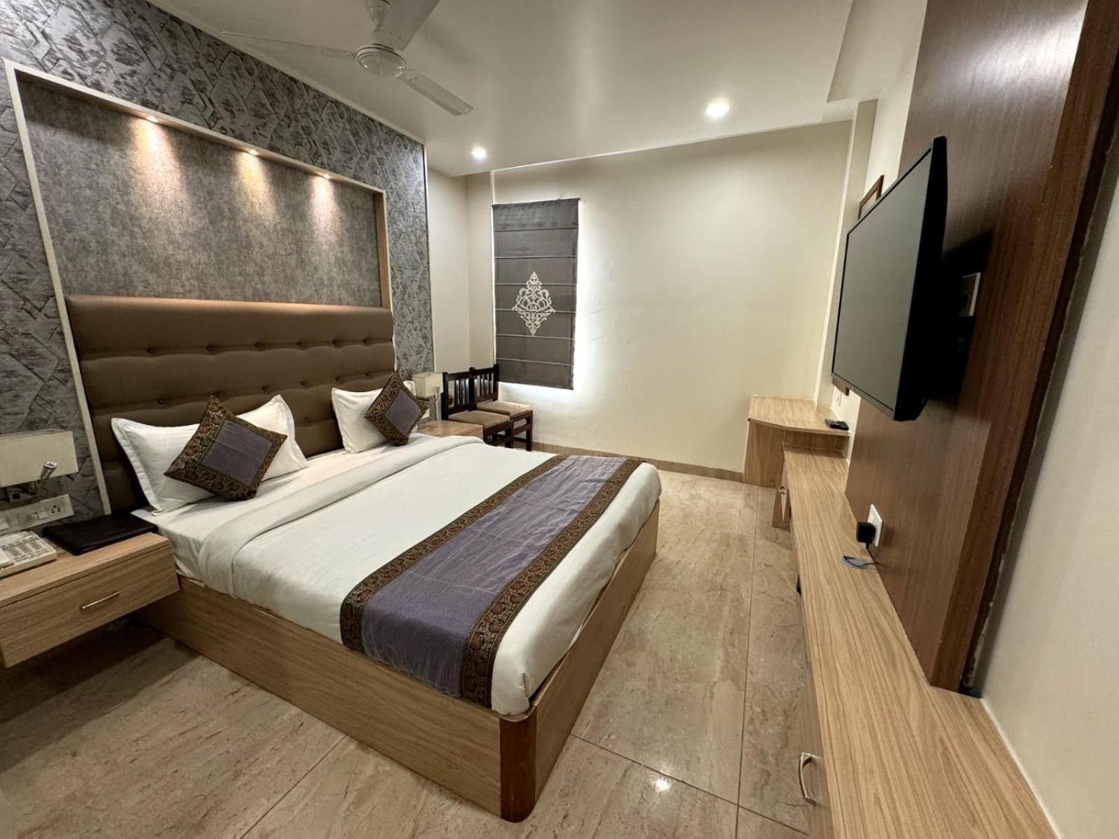 Hotel River Rhythm Assi Ghat Varanasi Esterno foto