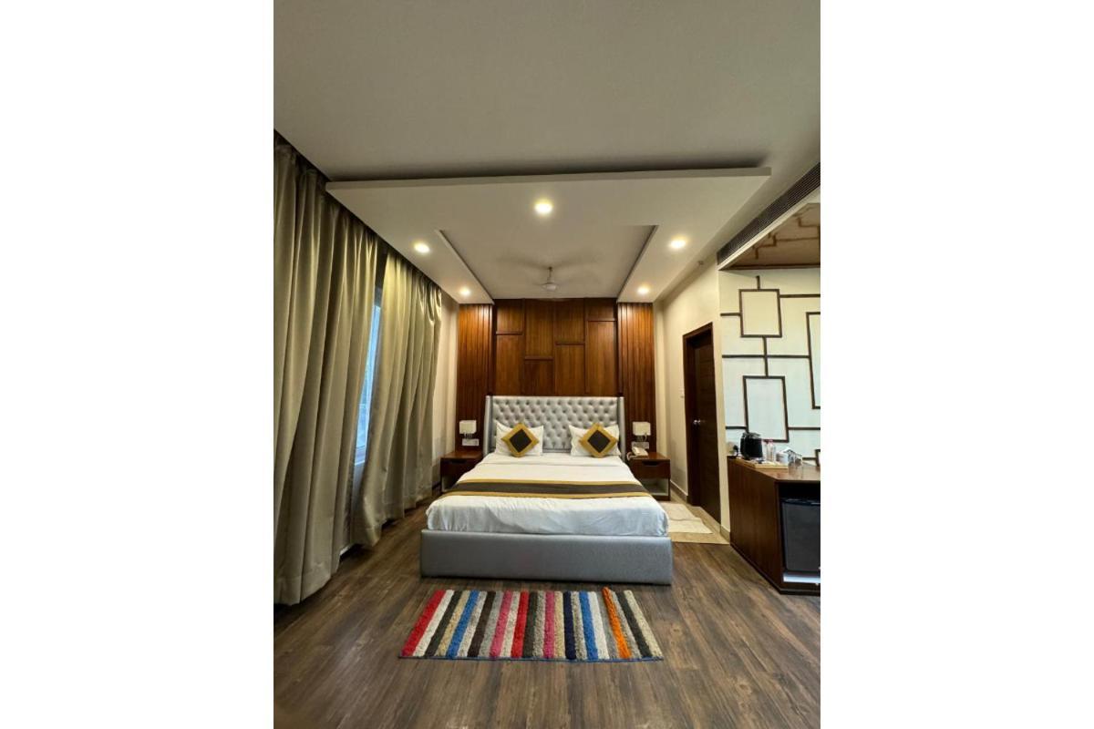 Hotel River Rhythm Assi Ghat Varanasi Esterno foto