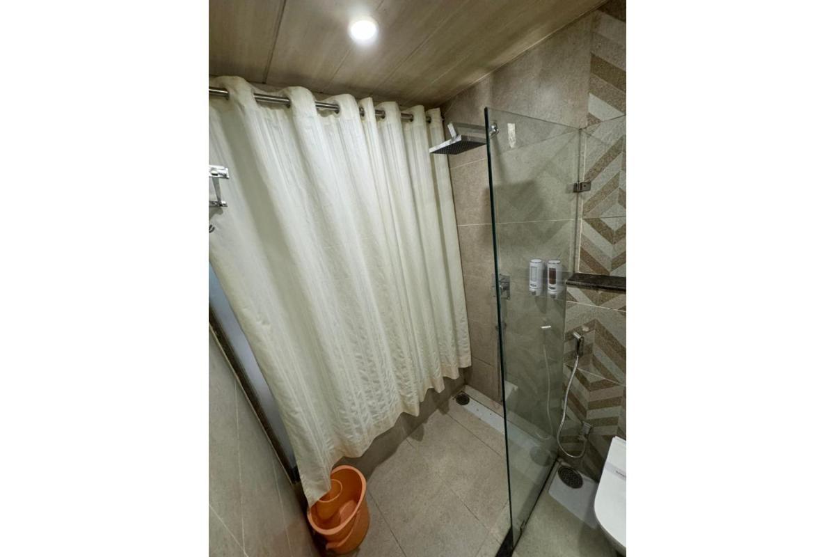 Hotel River Rhythm Assi Ghat Varanasi Esterno foto