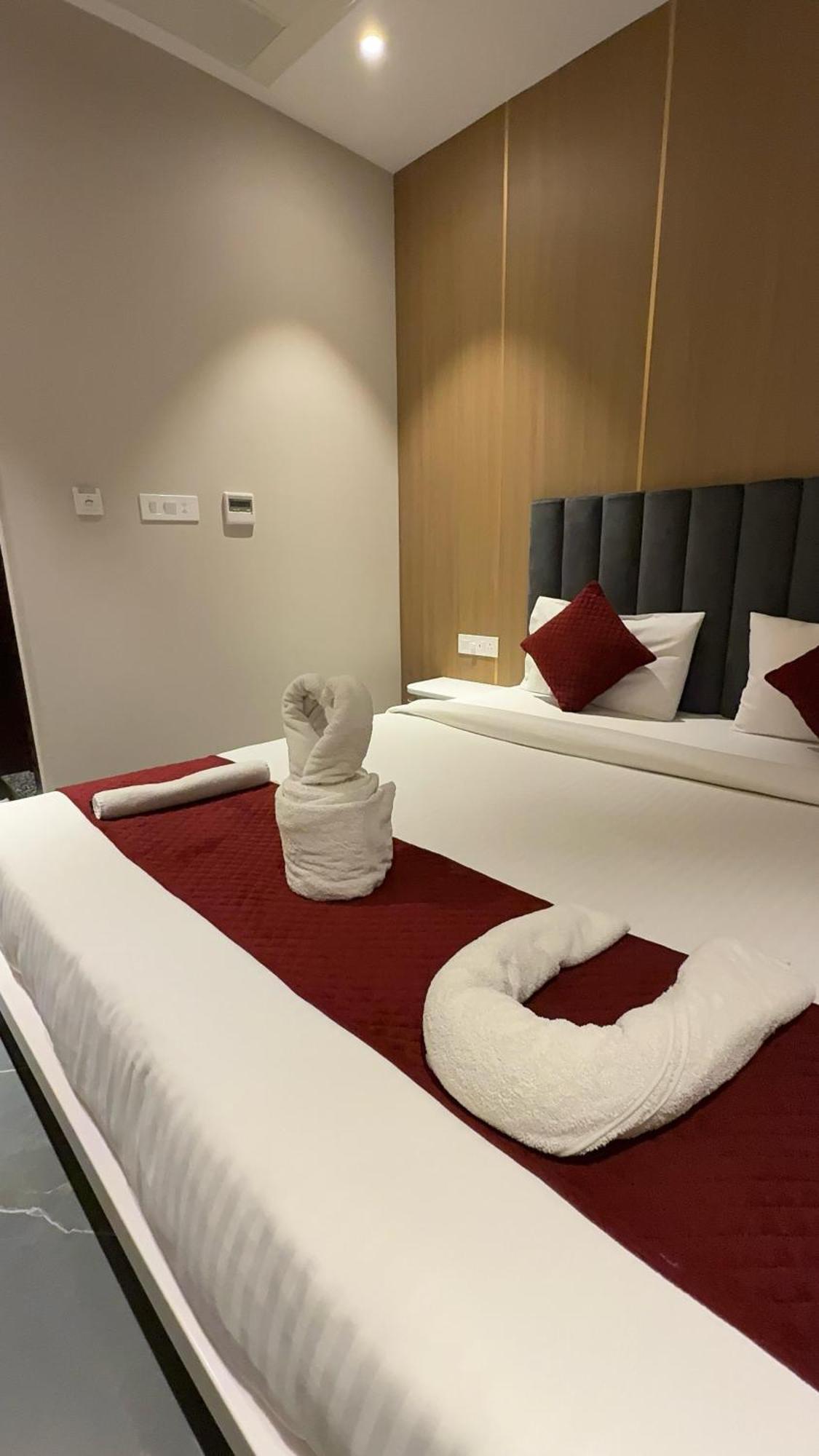Hotel River Rhythm Assi Ghat Varanasi Esterno foto